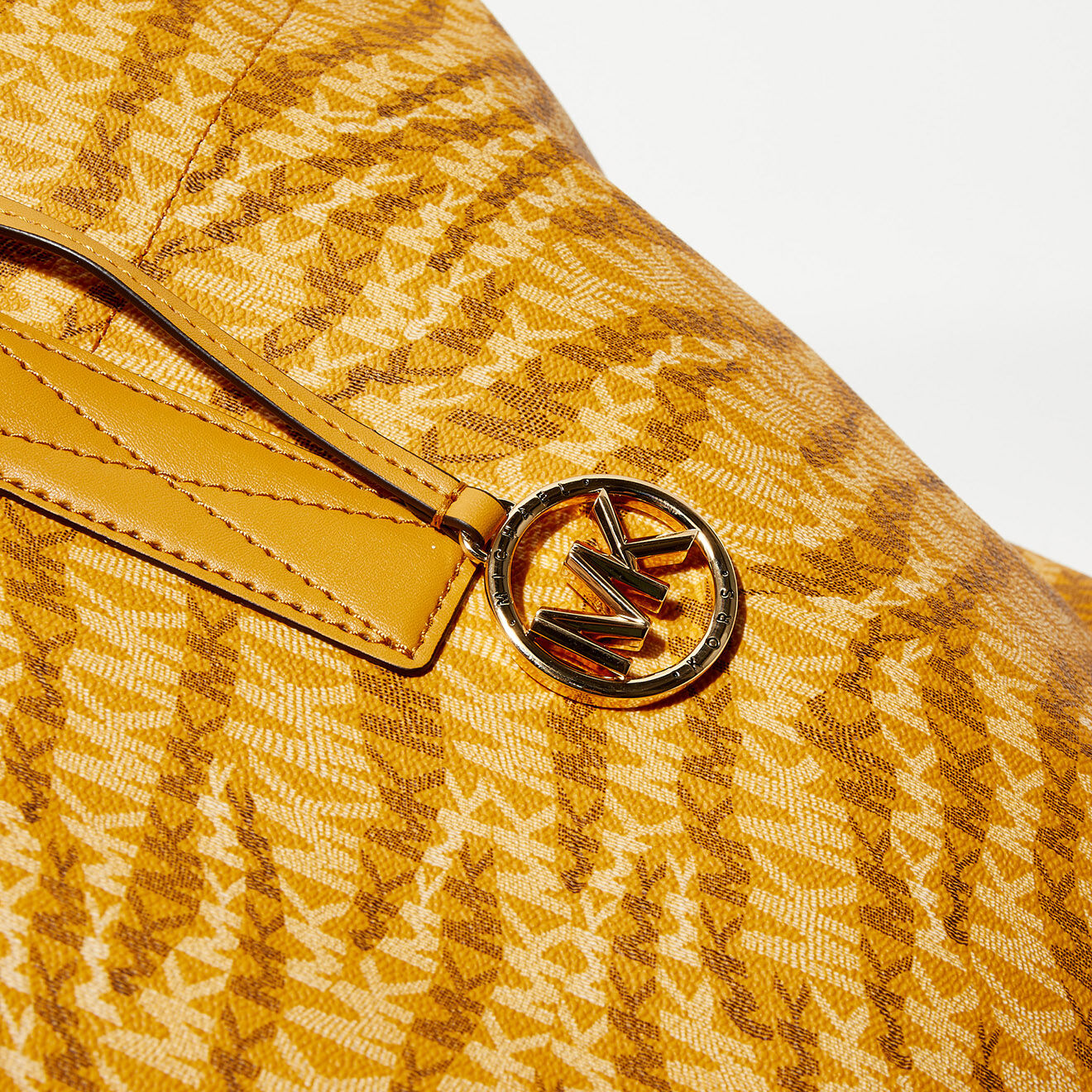 Michael Kors Cabas The Michael animal print  jaune foncé - 50x30x8 cm