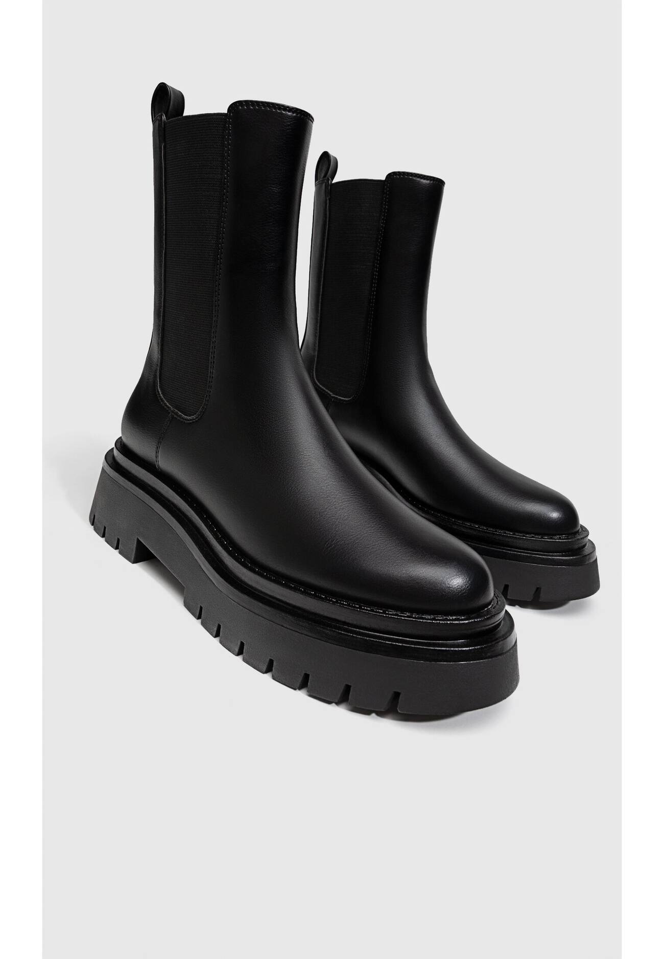 Botas Chelsea de cano curto sem salto