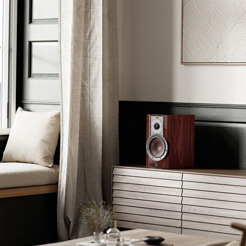 DALI RUBIKORE 2 – exclusieve en compacte hifi-luidspreker met KORE-technologie Natural Walnut (Veneer)