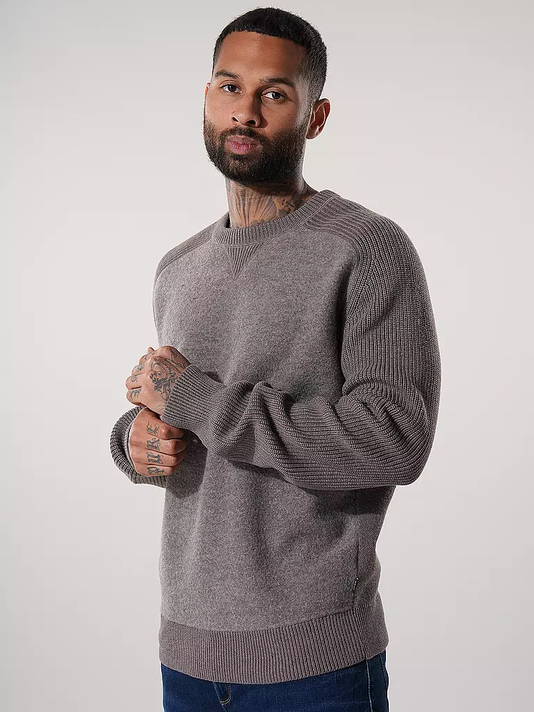 BOSS Pullover  hellbraun