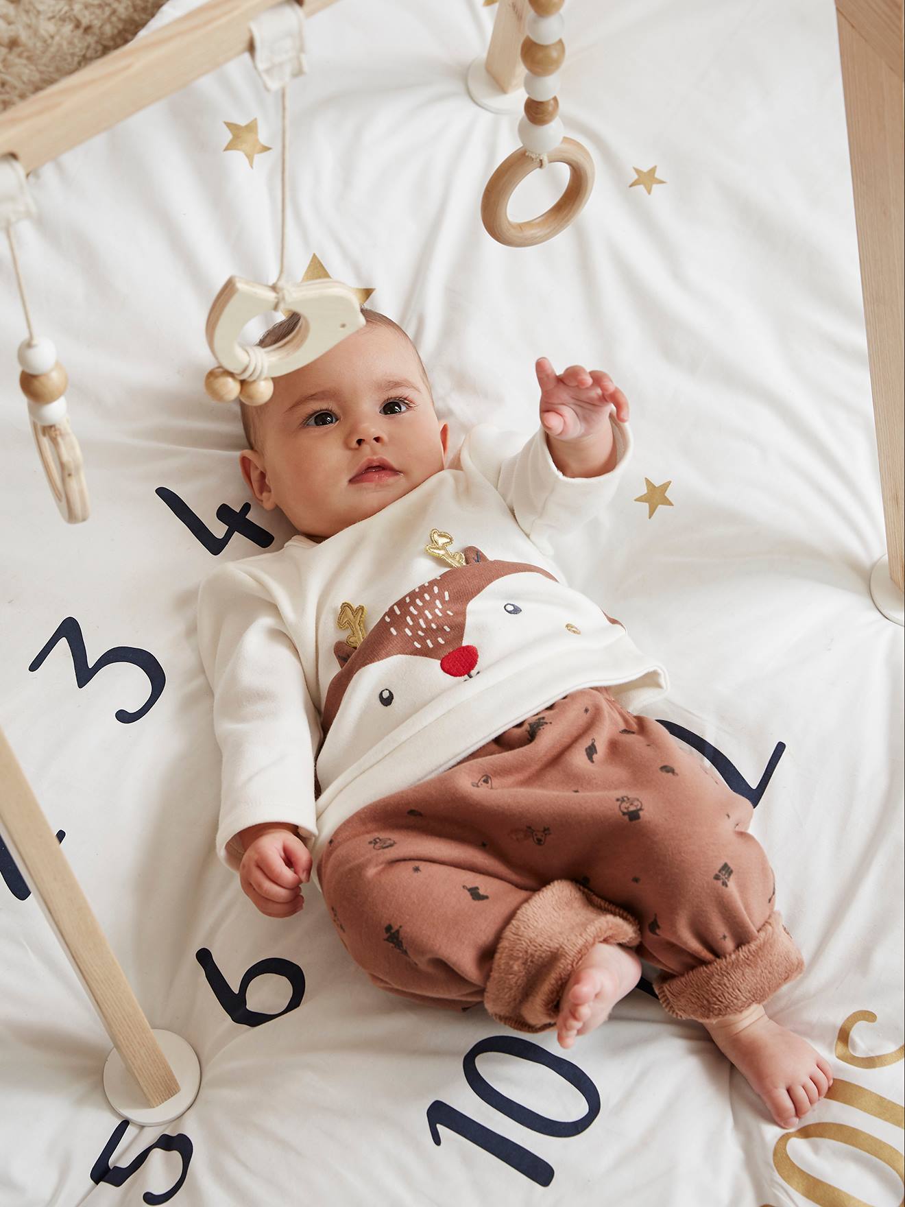 Conjunto de Natal para bebê menino, camiseta + calça + meias, marrom claro liso com estampas.