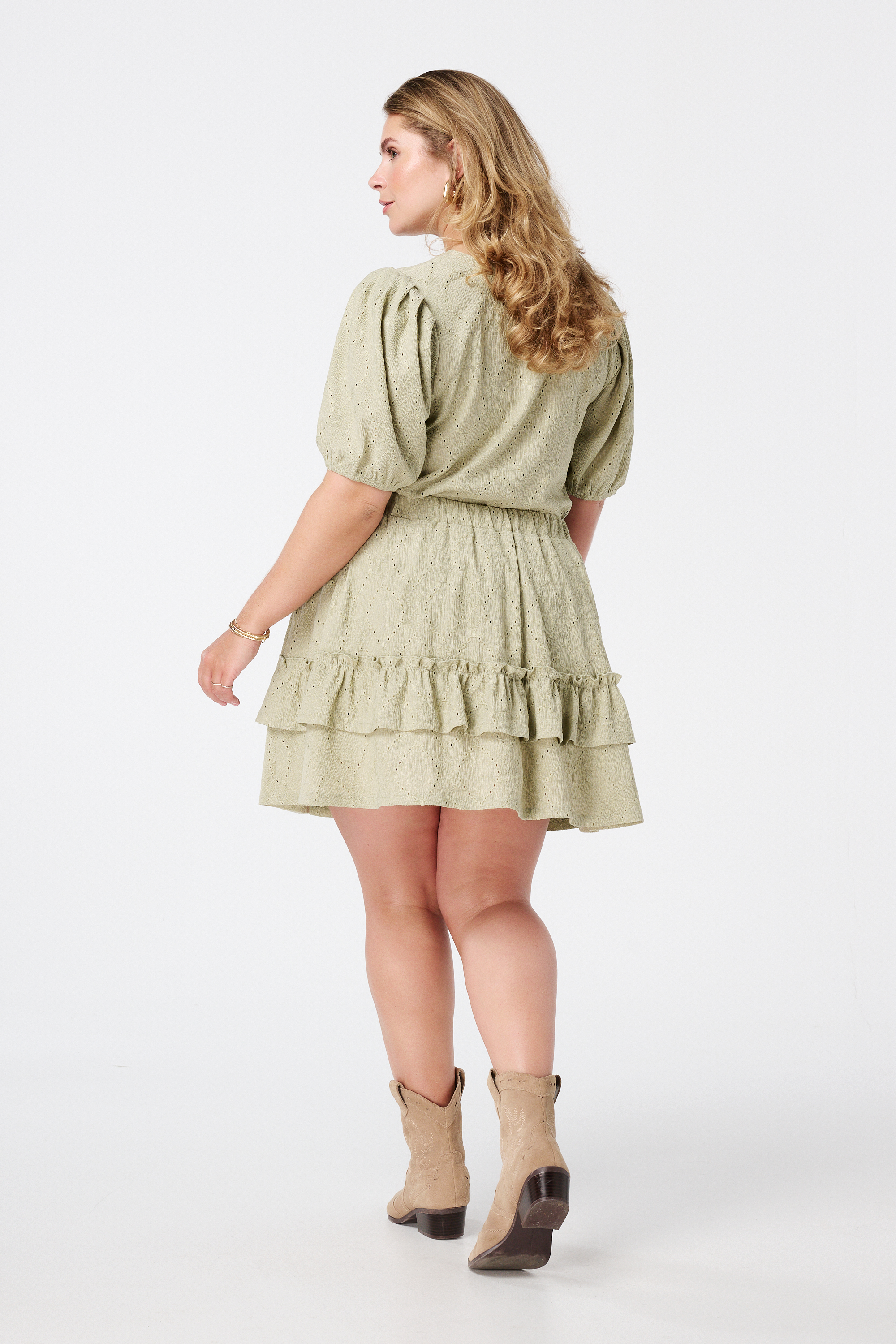Rok met broderie-look salie