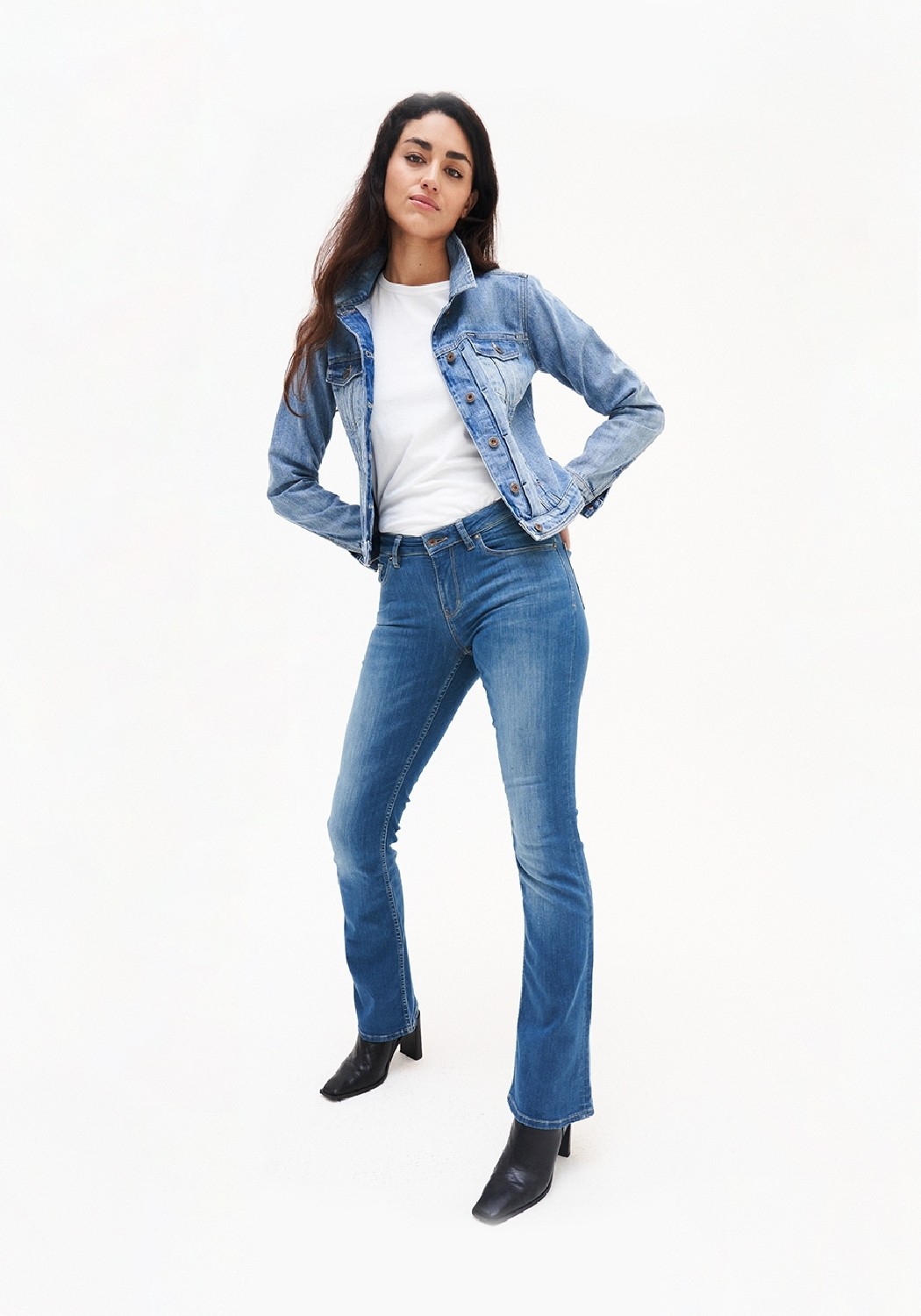 Kuyichi Damen-Jeans Amy Bootcut Essential Medium Blue