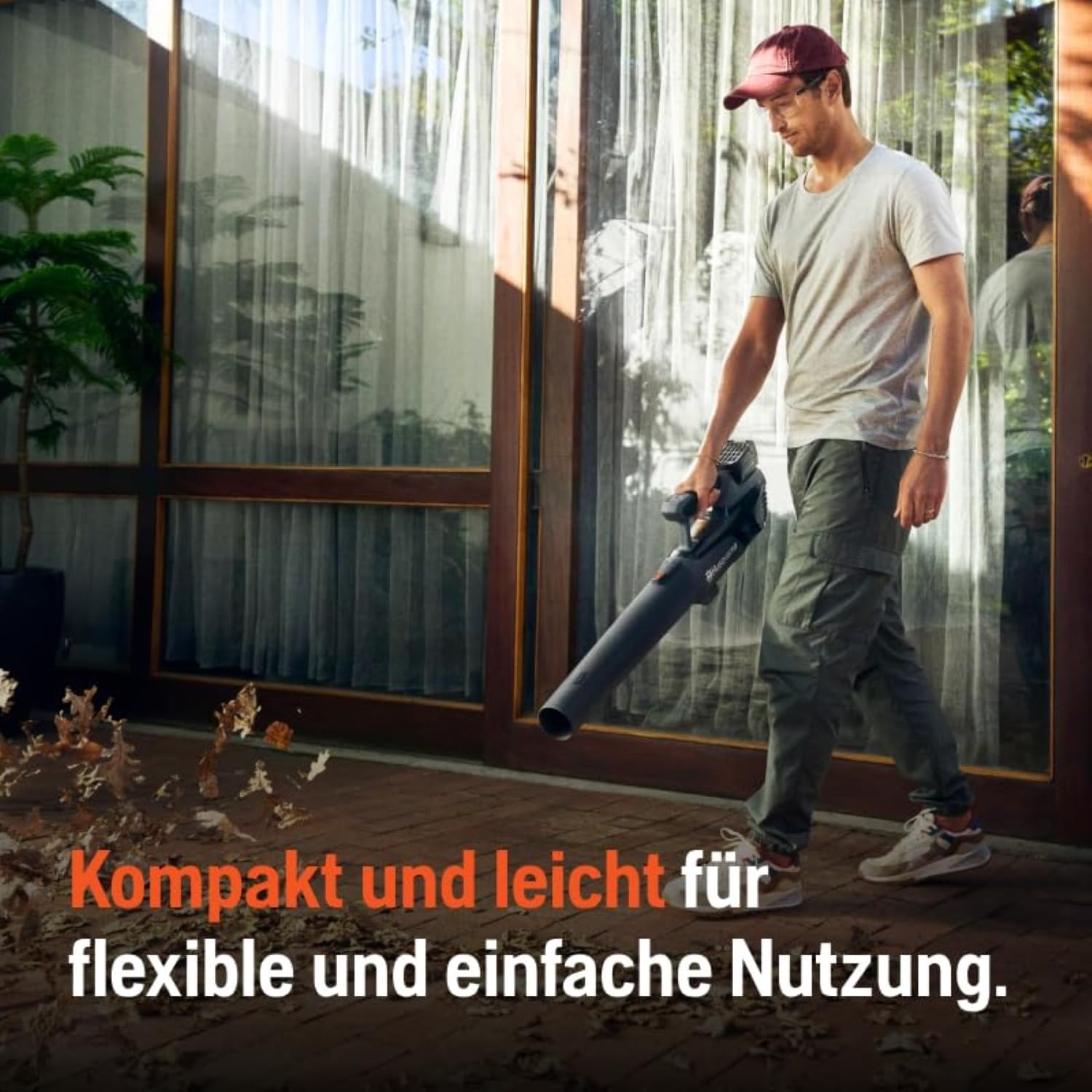 Husqvarna Akku Laubbläser Aspire B8X-P4A mit Akku und Ladegerät, 3 Geschwindigkeits Stufen, abnehmbares Rohr, leichte Handhabung