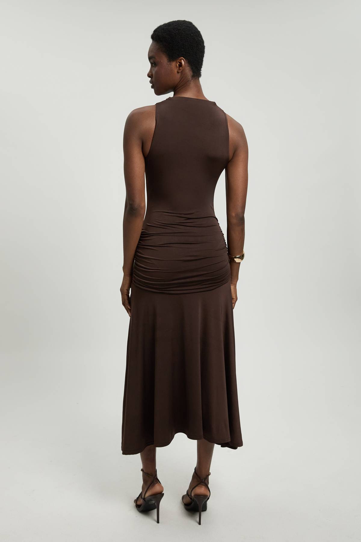 KarenMillen Robe Midi En Crêpe Fluide Stretch Avec Fronces Et Ourlet Mouchoir Asymétrique