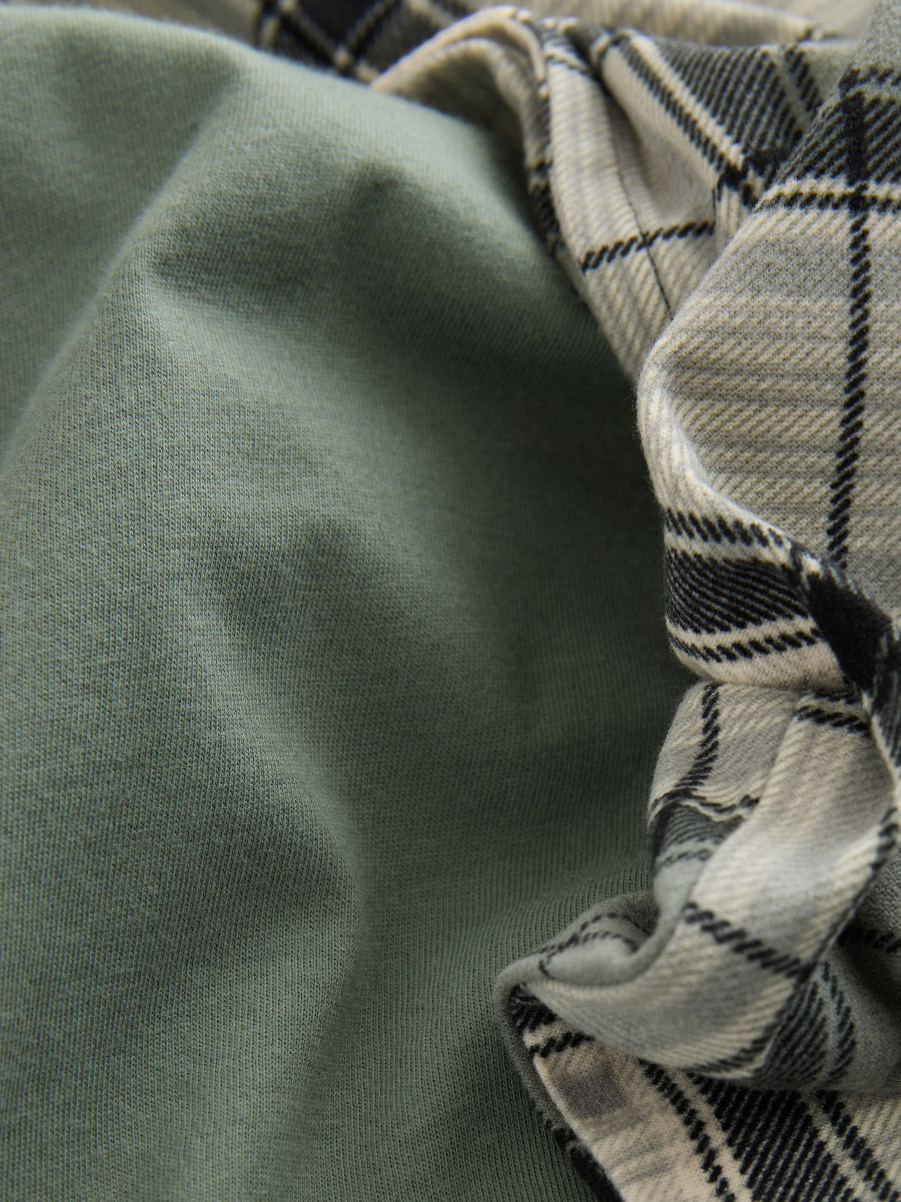 Grijs-groen - Motionflex behaaglijke pyjamaset met korte broek