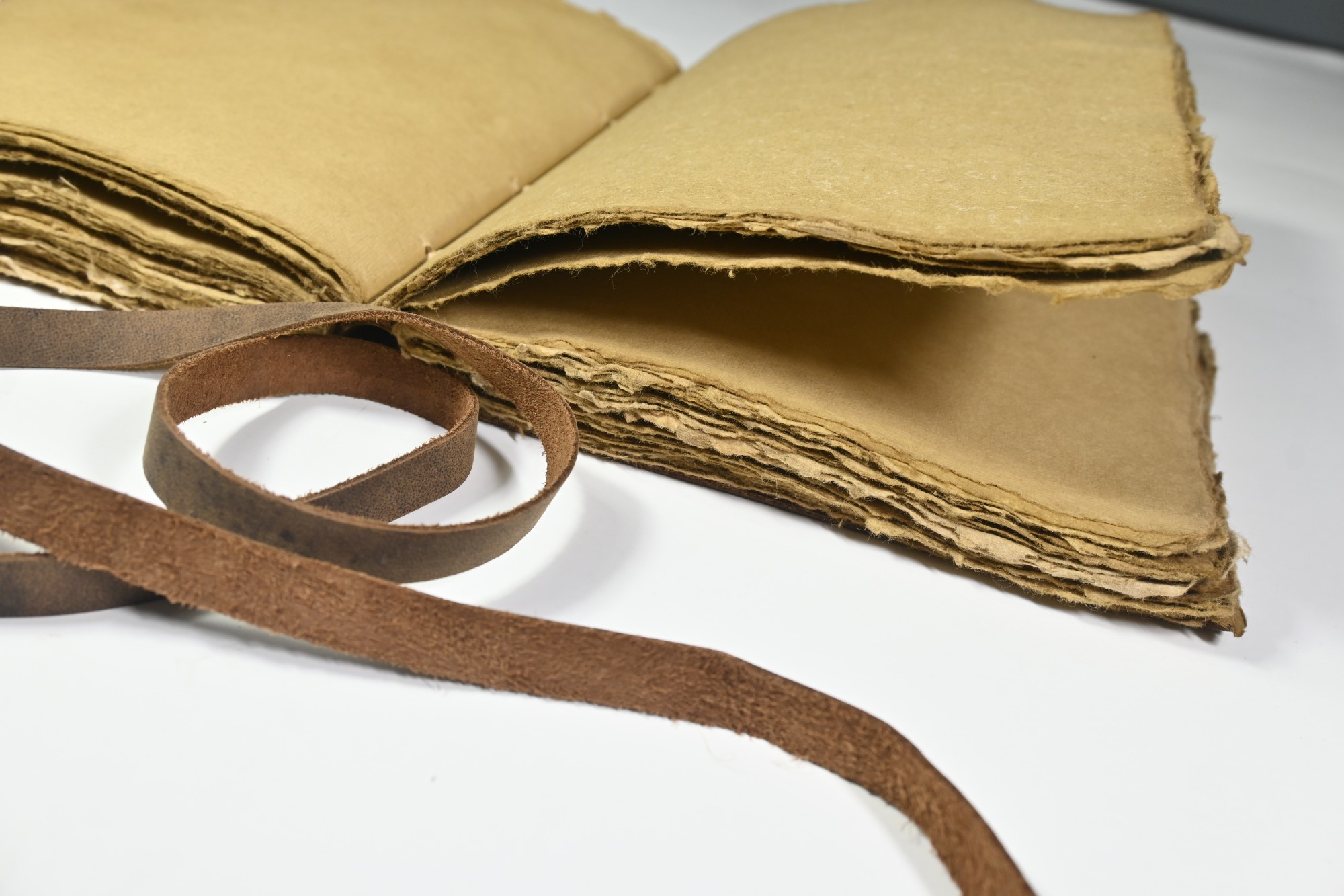 Notizbuch 'Moringa' in Ledereinband, H 20 cm, B 16 cm, T 3 cm günstig bestellen