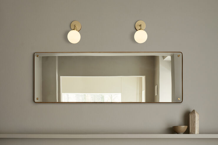 Nuura Apiales Wall, brushed brass / opal Brushed brass / opal