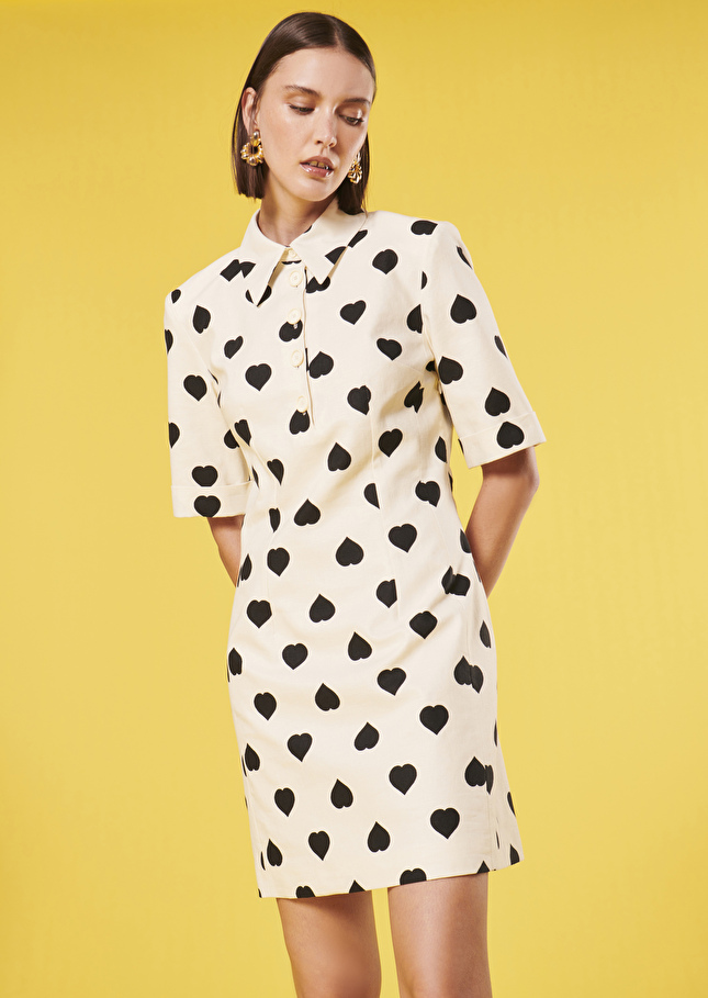 Robe Robinécrue à motif coeur noir