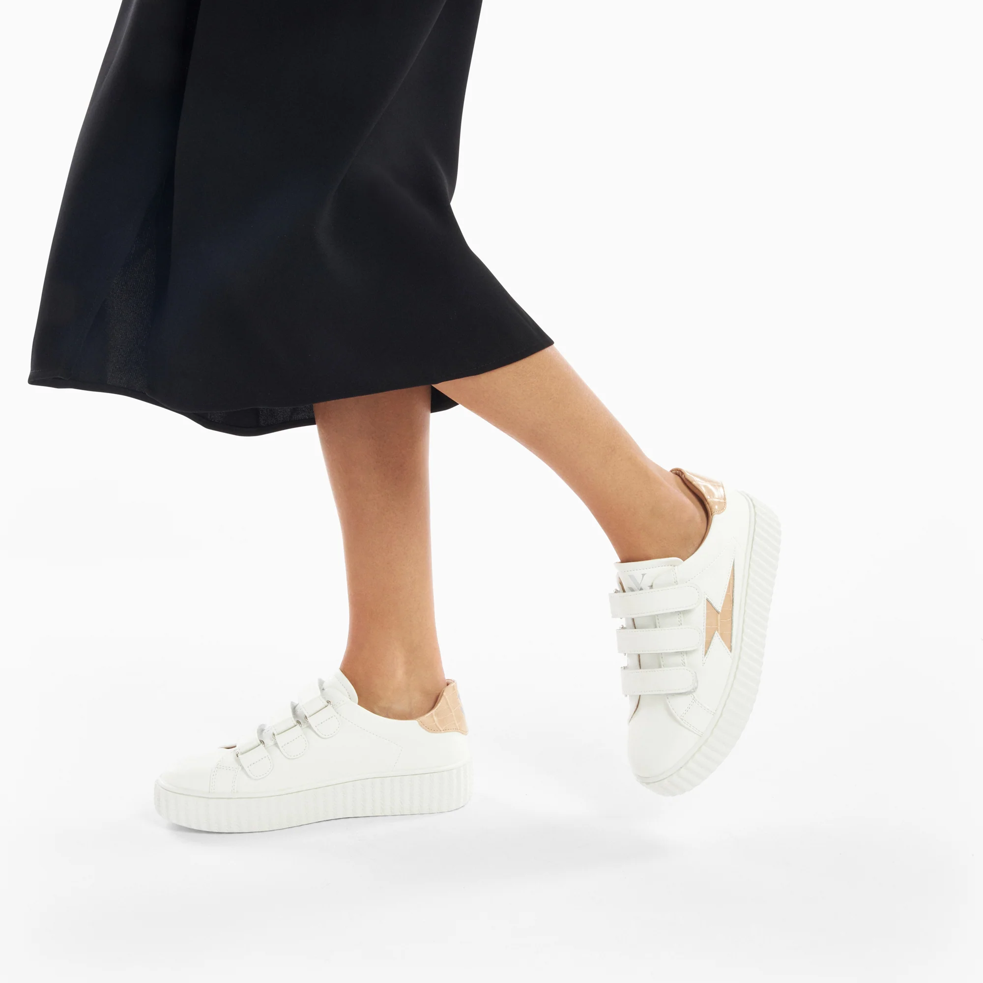 Sneakers-Baskets éclair Elsa blanc et beige croco à scratchs