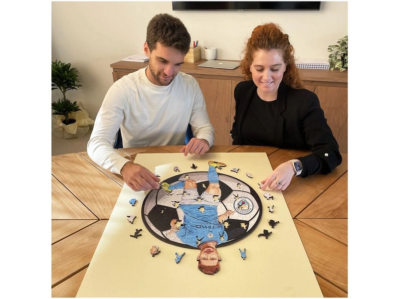 Iconic Puzzle Man City FC – Kevin De Bruyne Offizielles Holzpuzzle, Grösse M