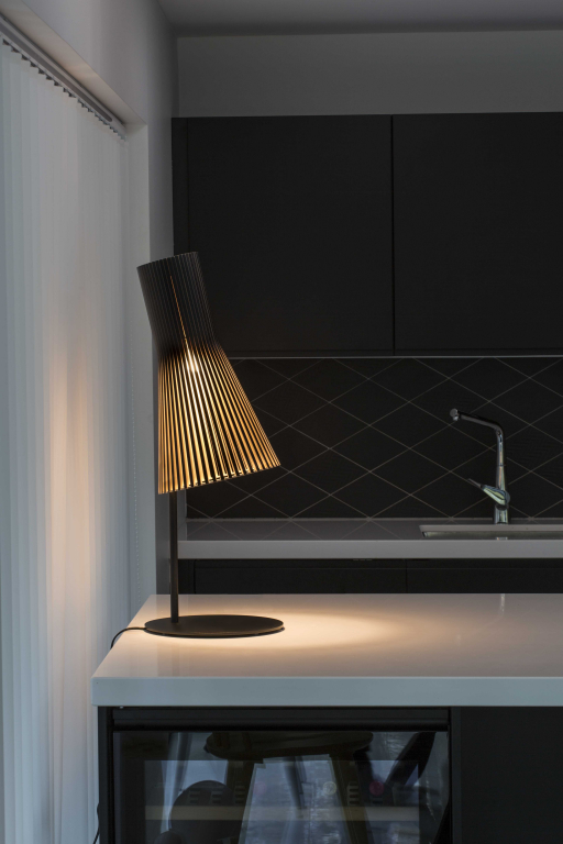 Secto Design Secto 4220 tafellamp walnoot
