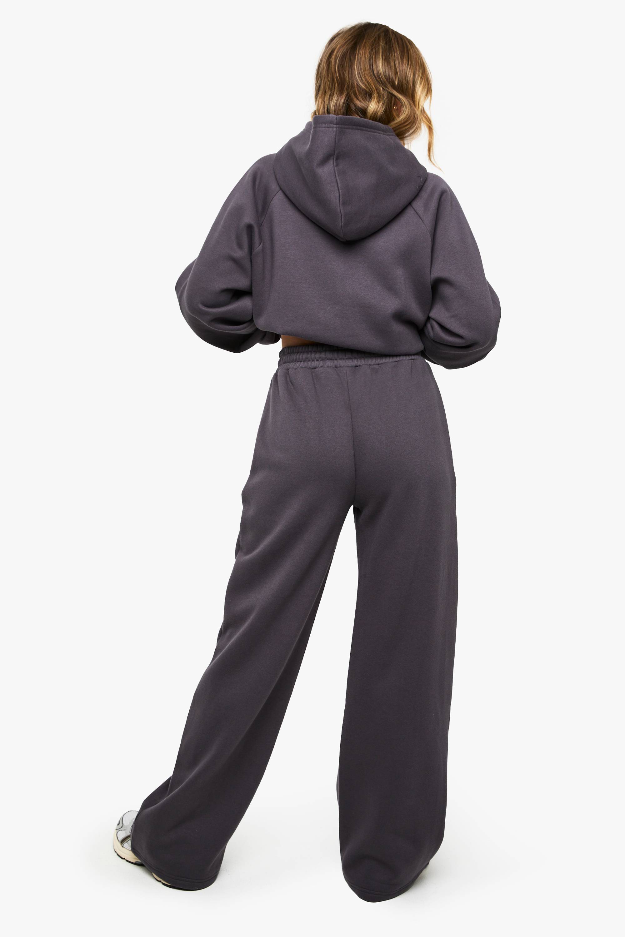 boohoo Jogger à jambes larges avec détails plissés et ceinture profonde