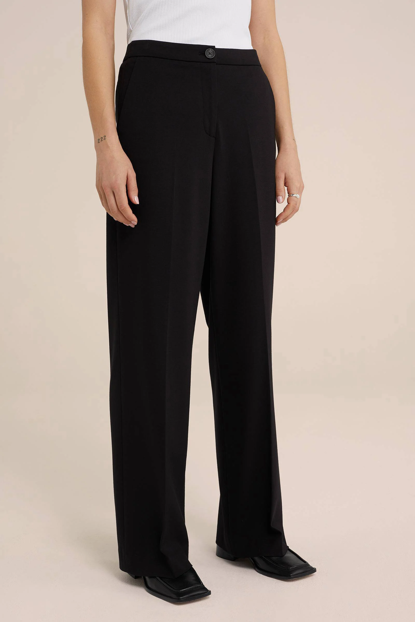 WE Fashion straight fit pantalon zwart