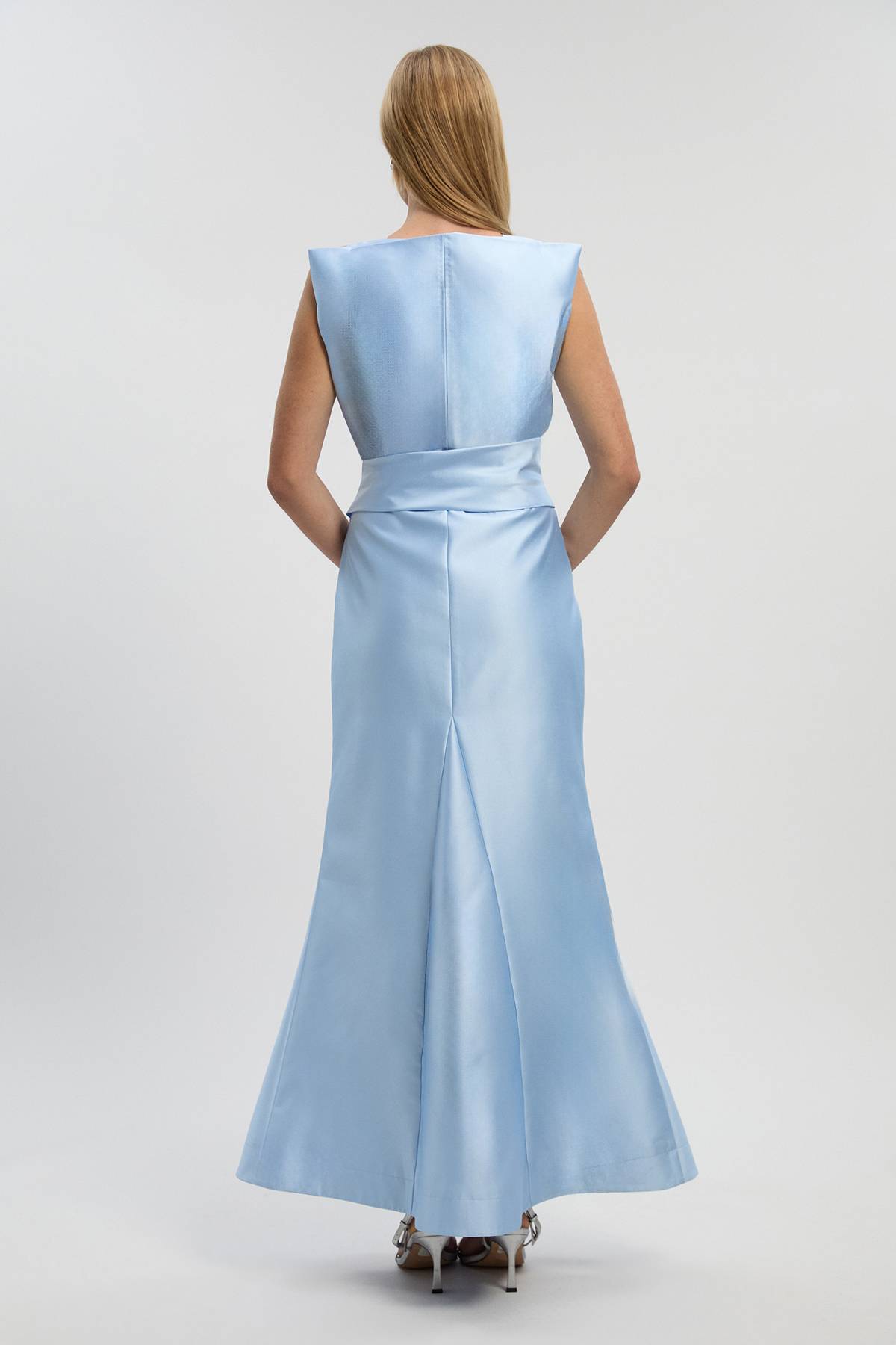 KarenMillen Robe Longue Structurée à Taille Drapée en Sergé Satiné