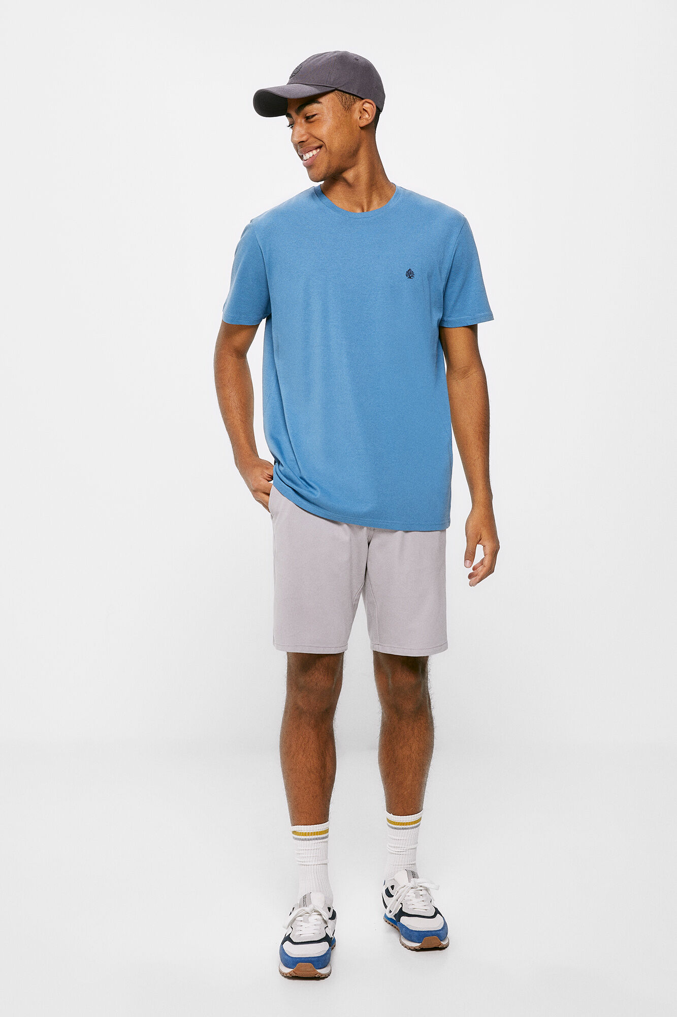 Camiseta básica com estampa de árvore - azul médio