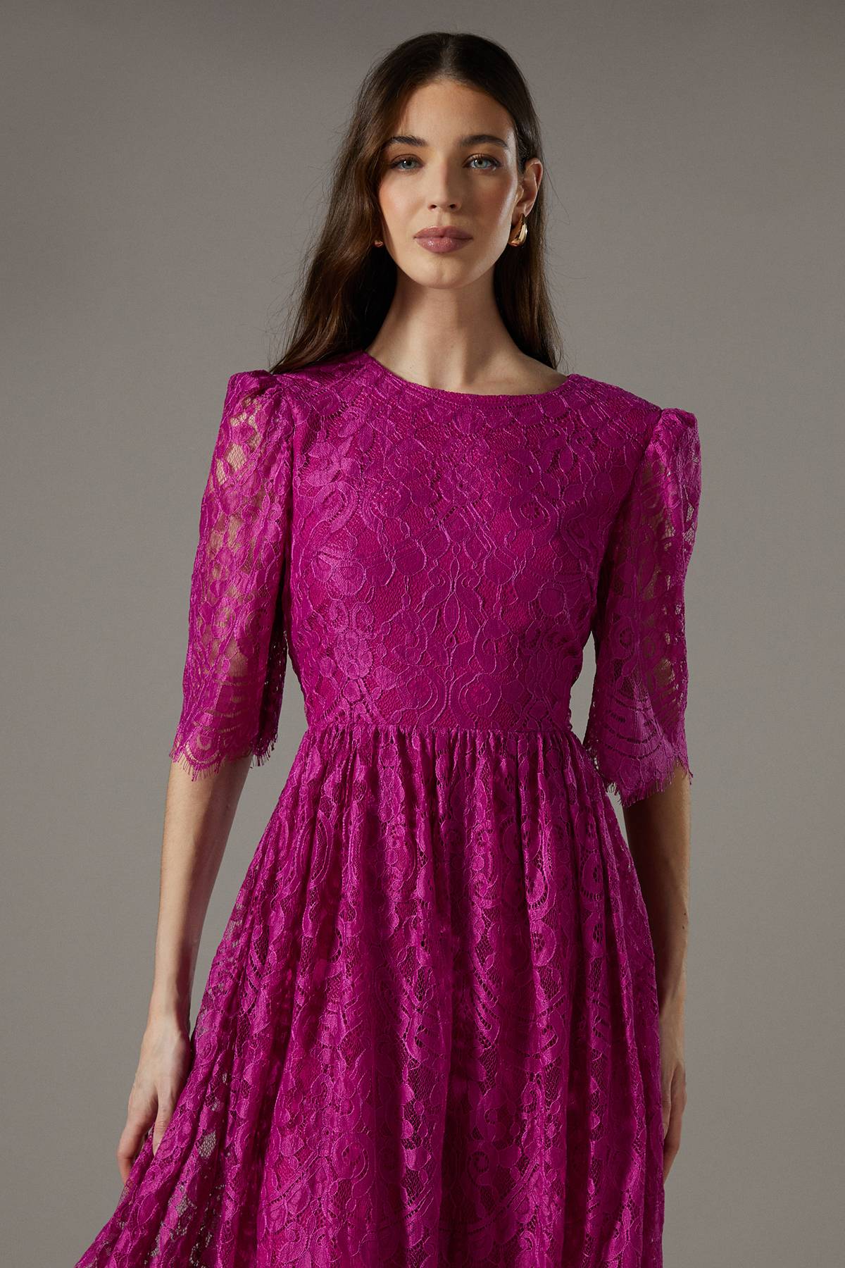 Coast Robe Mi-longue en Dentelle à Manches Courtes