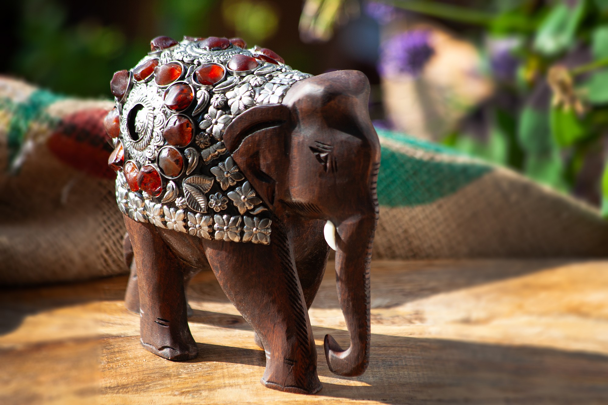 Elefant aus Holz mit Metall- & Steinbesatz, braun, silber, B 16 cm, H 15 cm, T 8 cm von fischer's lagerhaus