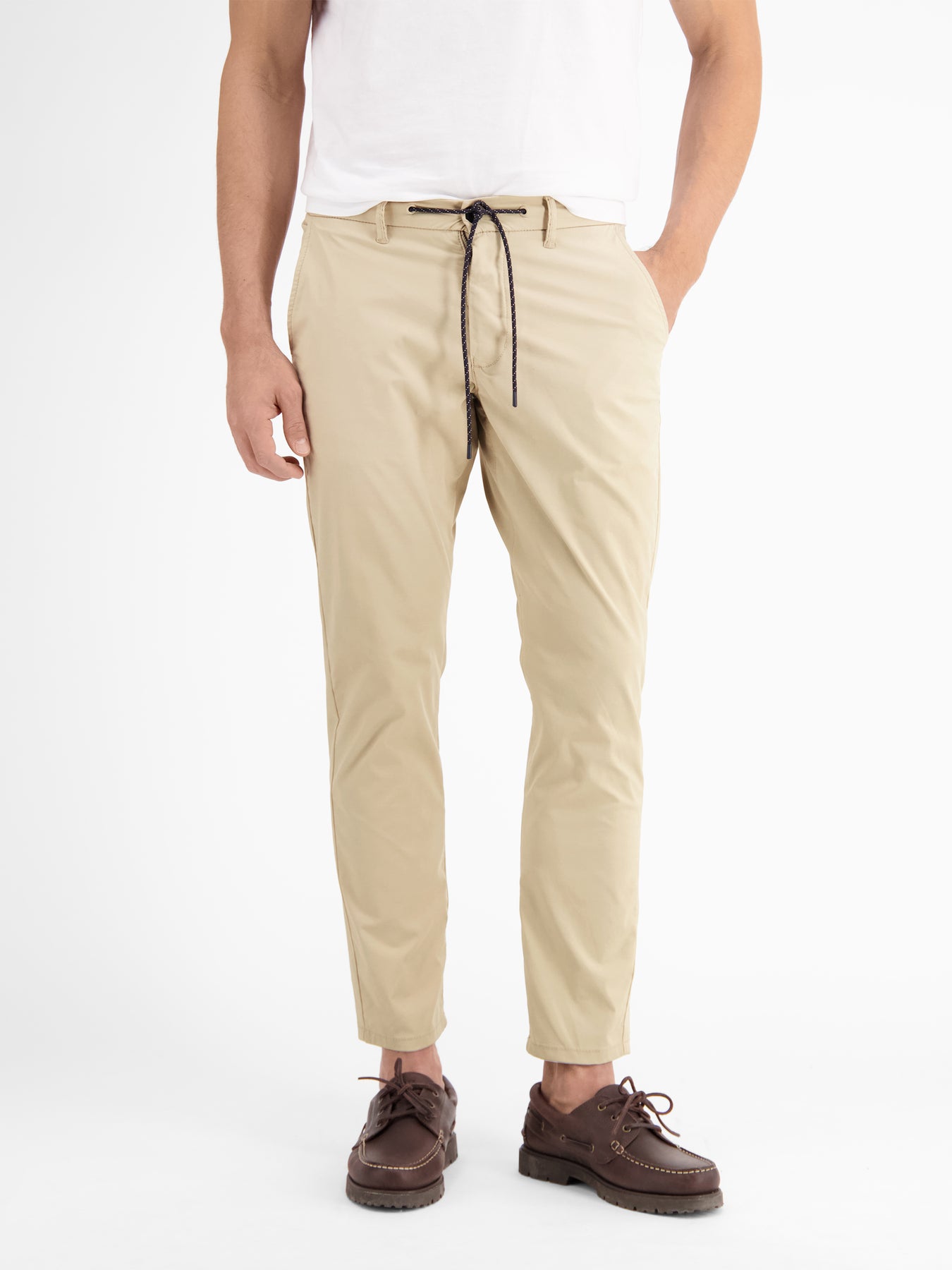 Sommerliche Chino, ultra leicht und schnelltrocknend, RELAX FIT