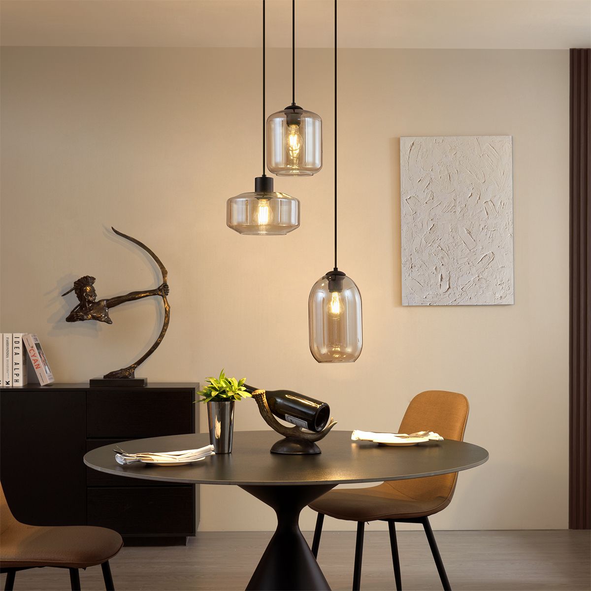 Moderne hanglamp zwart met amber glas 3-lichts - Sheena