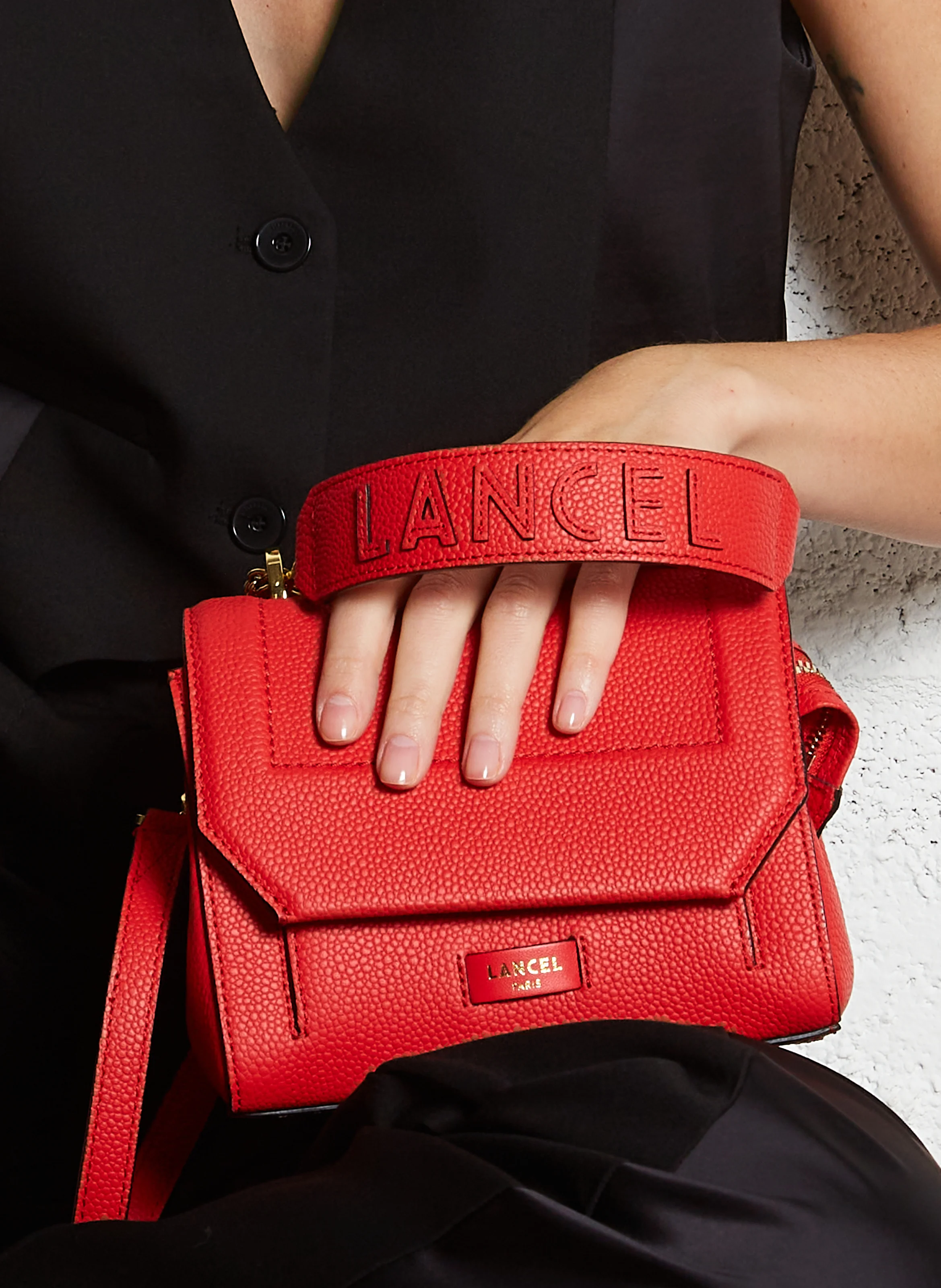 NINON S - Sac à rabat petit modèle en cuir grainé | Rouge
