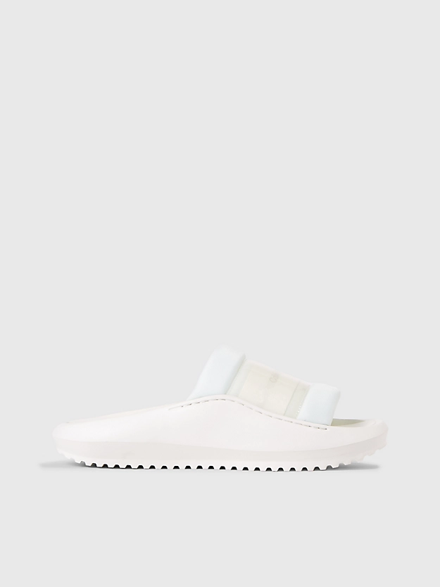 Chinelo com logotipo híbrido