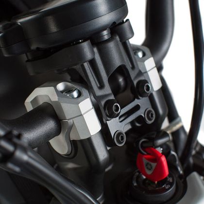 Pontet de guidon SW-MOTECH 20 MM DIAMETRE 28 - Noir
