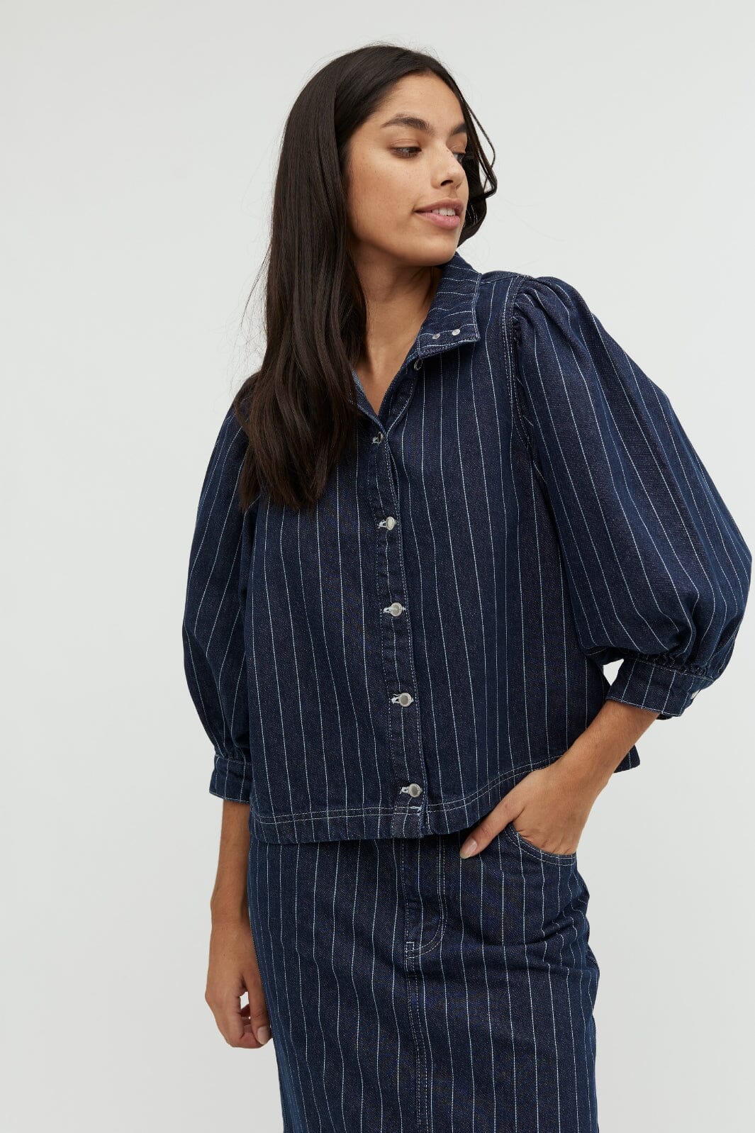 Global Funk Nanaya-G 608 navy pinstripe