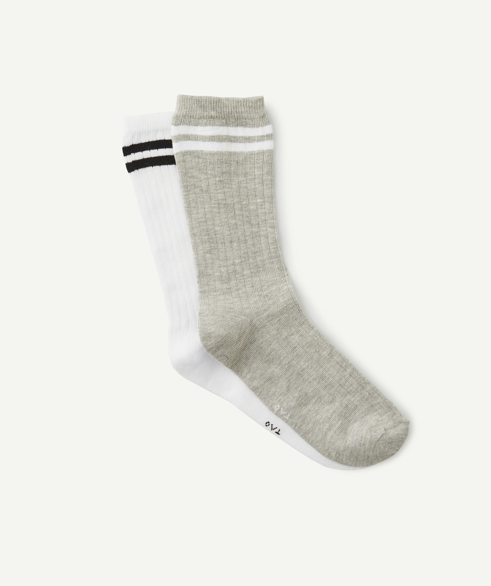 LE LOT DE 2 PAIRES DE CHAUSSETTES HAUTES GRISES ET BLANCHES