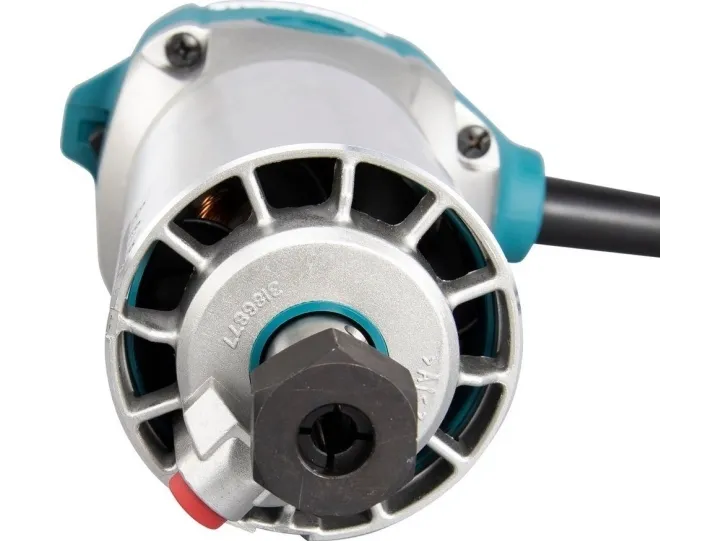 Makita fræsemaskine RT0702C 710 W