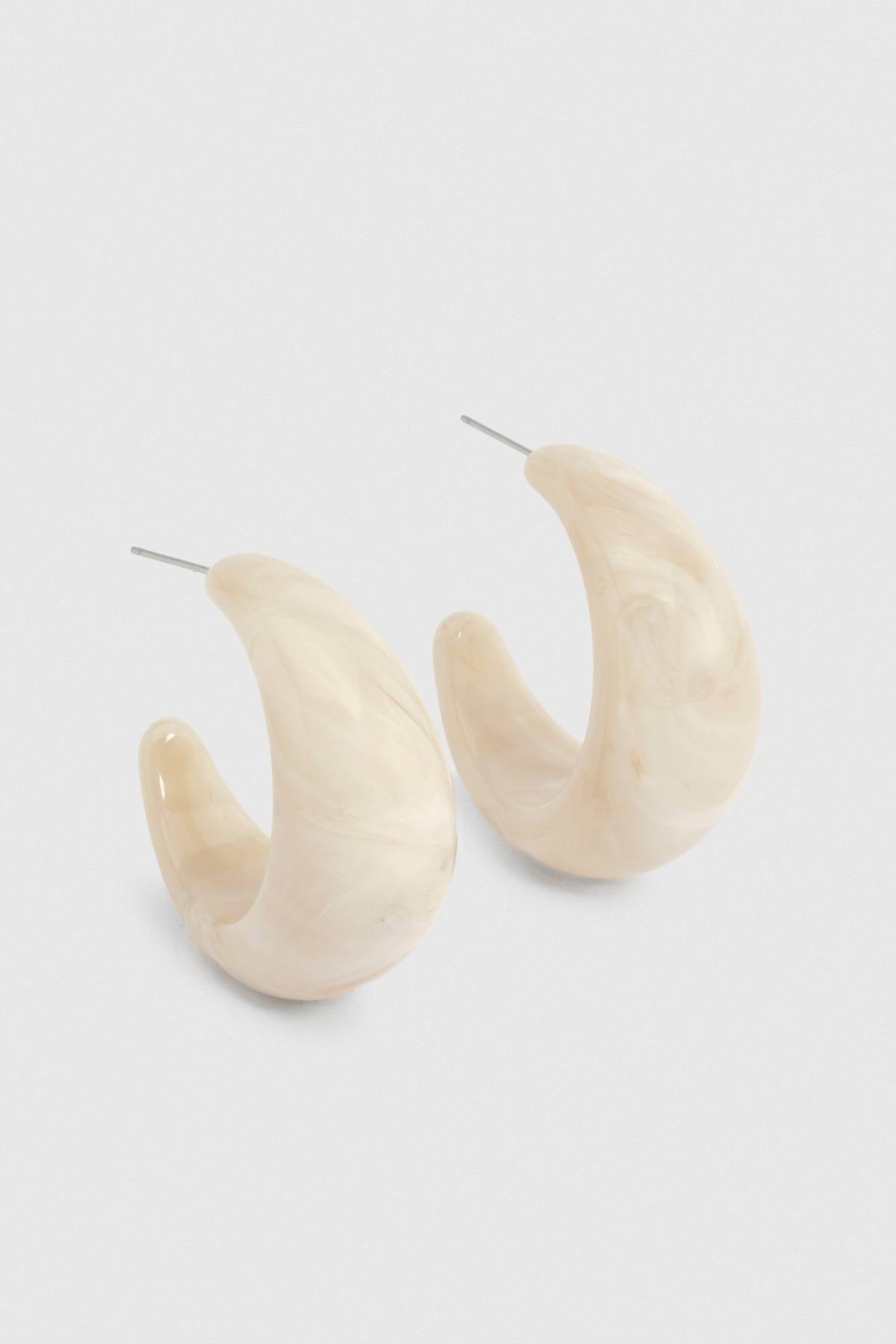 boohoo Boucles D'oreilles Créoles À Détail En Résine