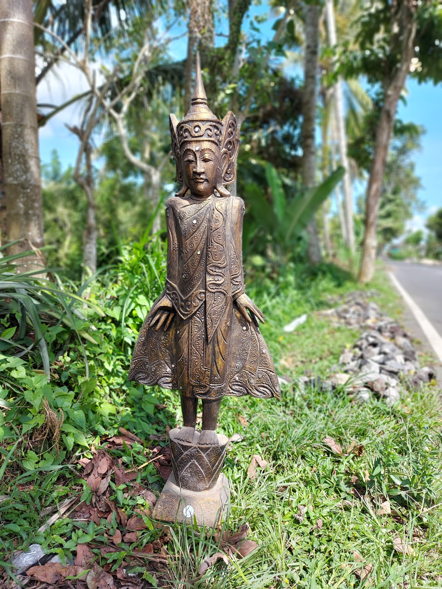 Skulptur 'Buddha stehend' Thai Style, vintage gold, H 120 cm, B 48 cm, L 18 cm von fischer's lagerhaus