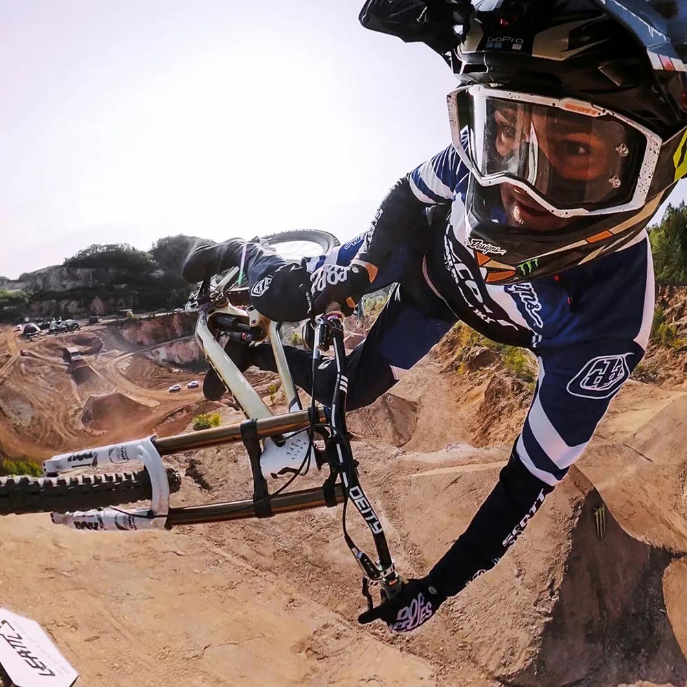 GoPro - Fixation frontale et latérale pour casque