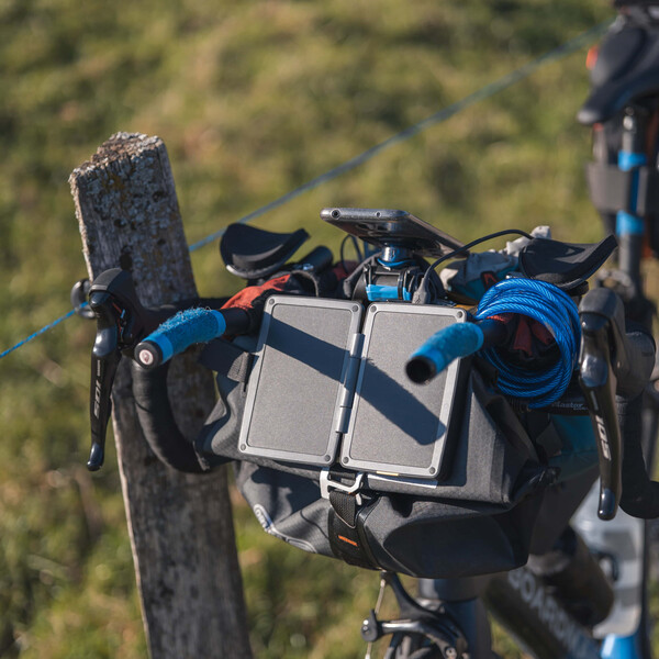 POWERTRAVELLER - Panneau solaire Adventure 2 - Batterie intégrée