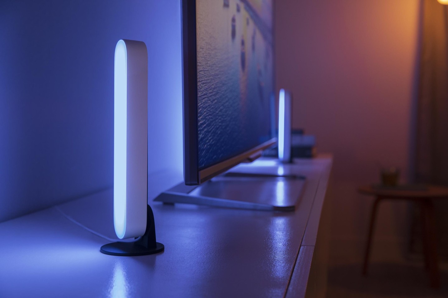 Philips Hue - Play Light Bar 2-PackWhite & Lightstrip Plus Starter Kit2 meter - Bundle