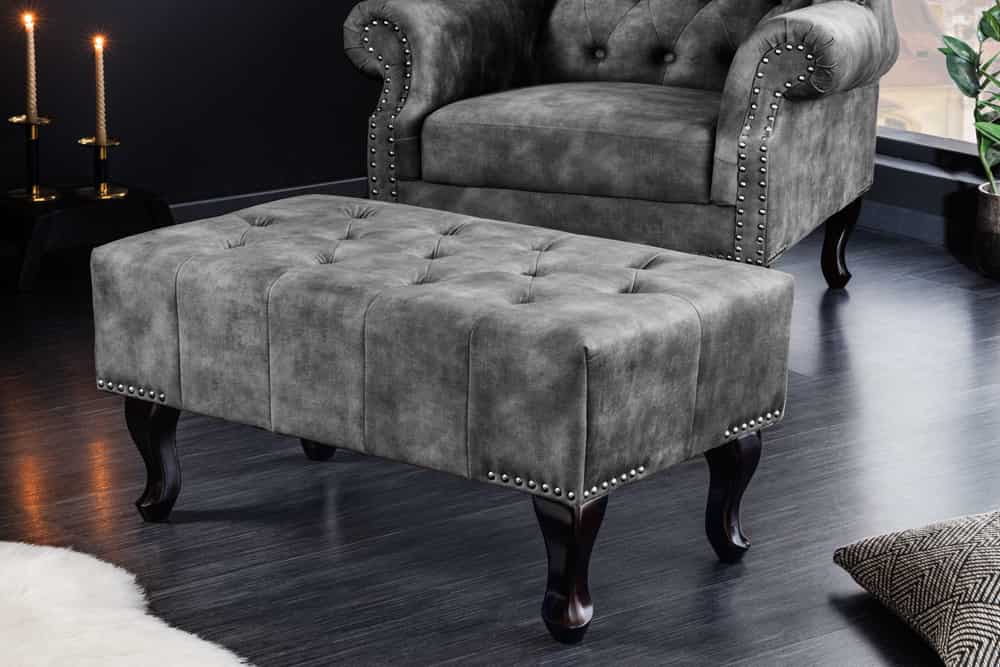 Design Sitzhocker CHESTERFIELD 80cm grau Samt Knopfheftung Nietenbesatz