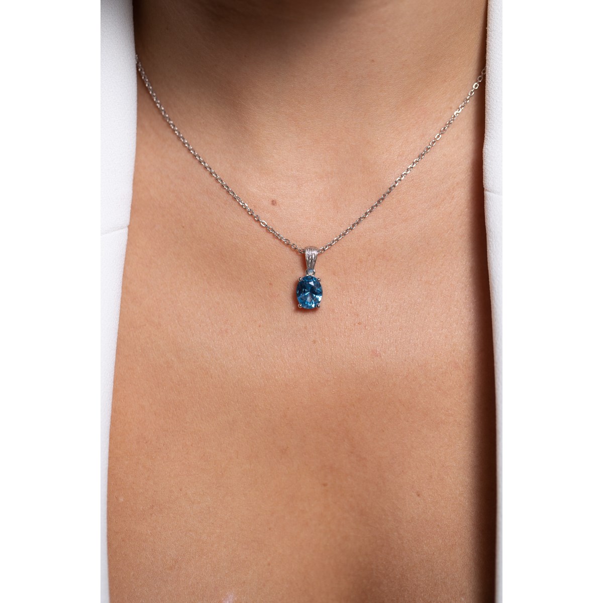 Collier mono-motif ELISABETH en Argent avec pierre synthétique bleu topaze