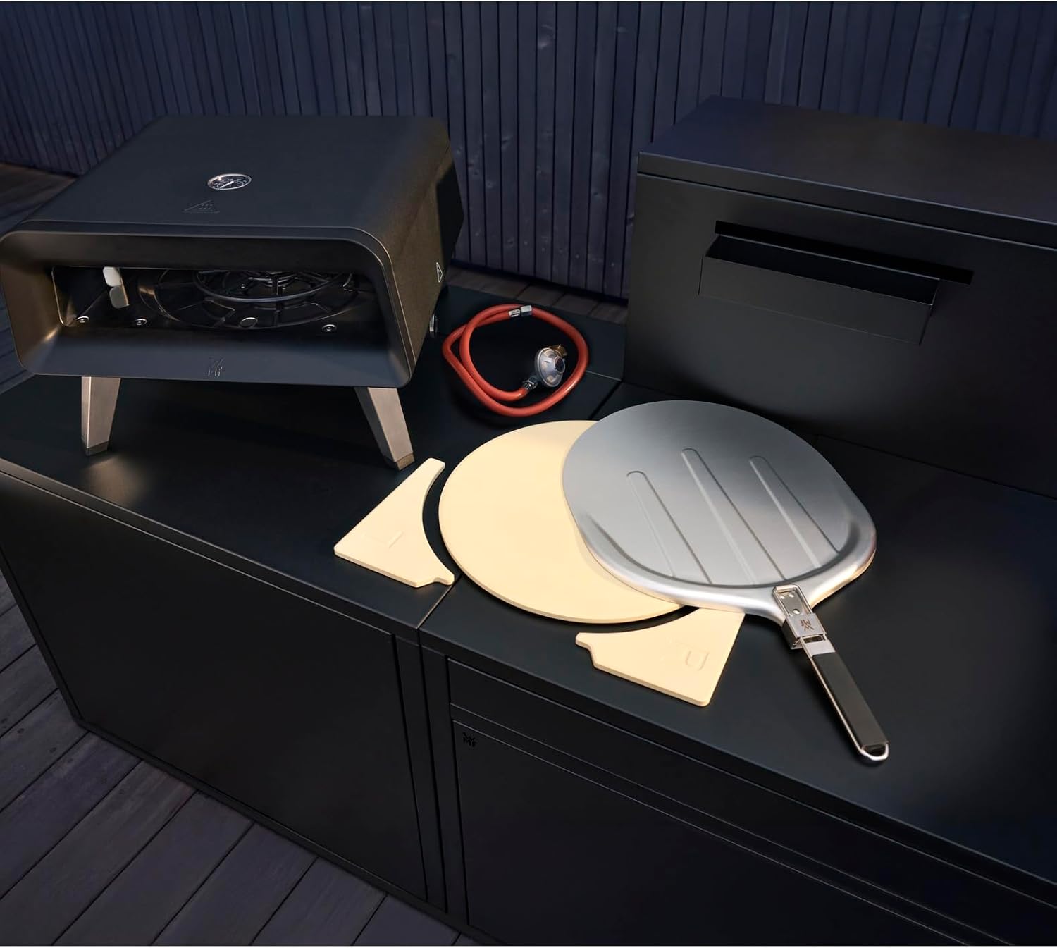 WMF Pizzaiolo Pro Pizzaofen, 400°C Backtemperatur, großer Pizzastein (Ø 40 cm), automatische Drehmechanik, integrierte Temperaturüberwachung für perfekte Ergebnisse in 90 Sek., Gas Pizzaofen, schwarz
