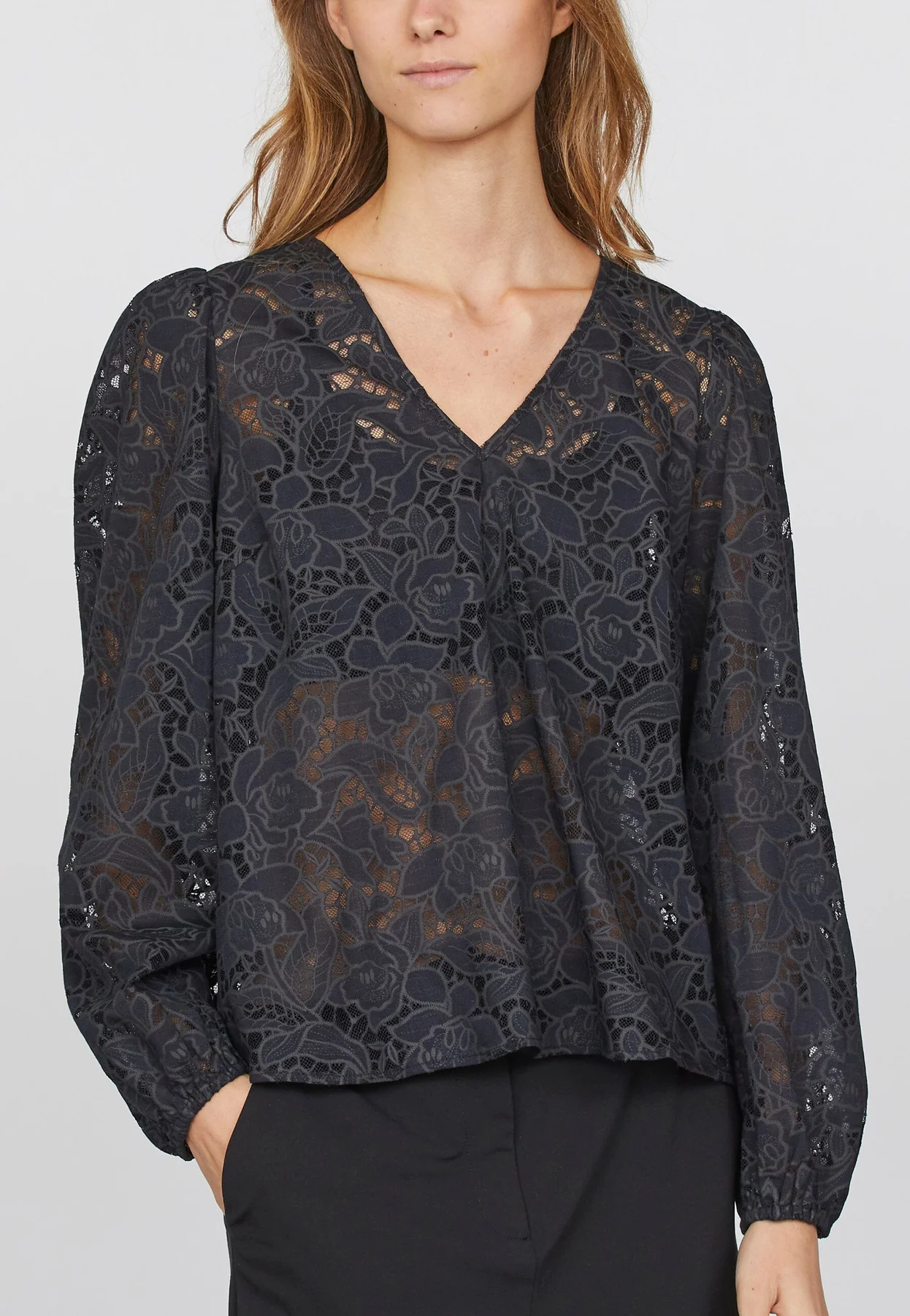 Love & Divine Love1243 18096 03 black grey