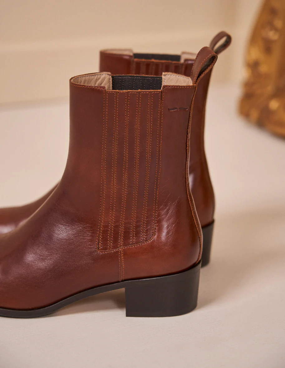 Bottines plates Faustine - Cuir plissé acajou