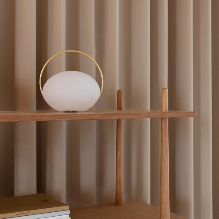 Umage - Orbit LED Akku-Tischleuchte V2, Ø 19,5 cm, weiss / messing