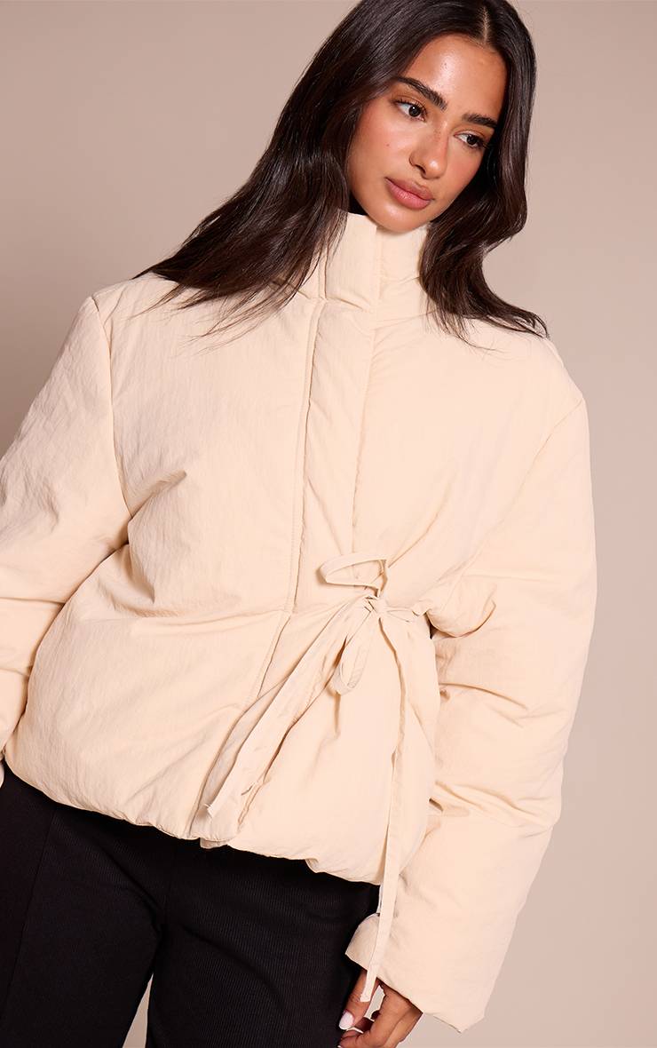 Crème Veste Matelassée Petite Taille Col Montant Avec Ceinture À Nouer