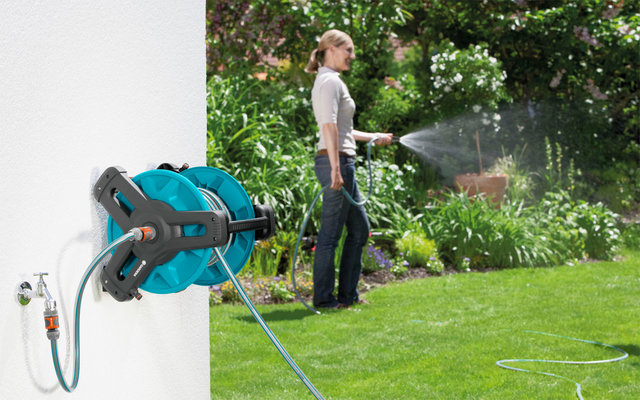 Gardena Classic 50 Wand-Schlauchtrommel Set 20 m