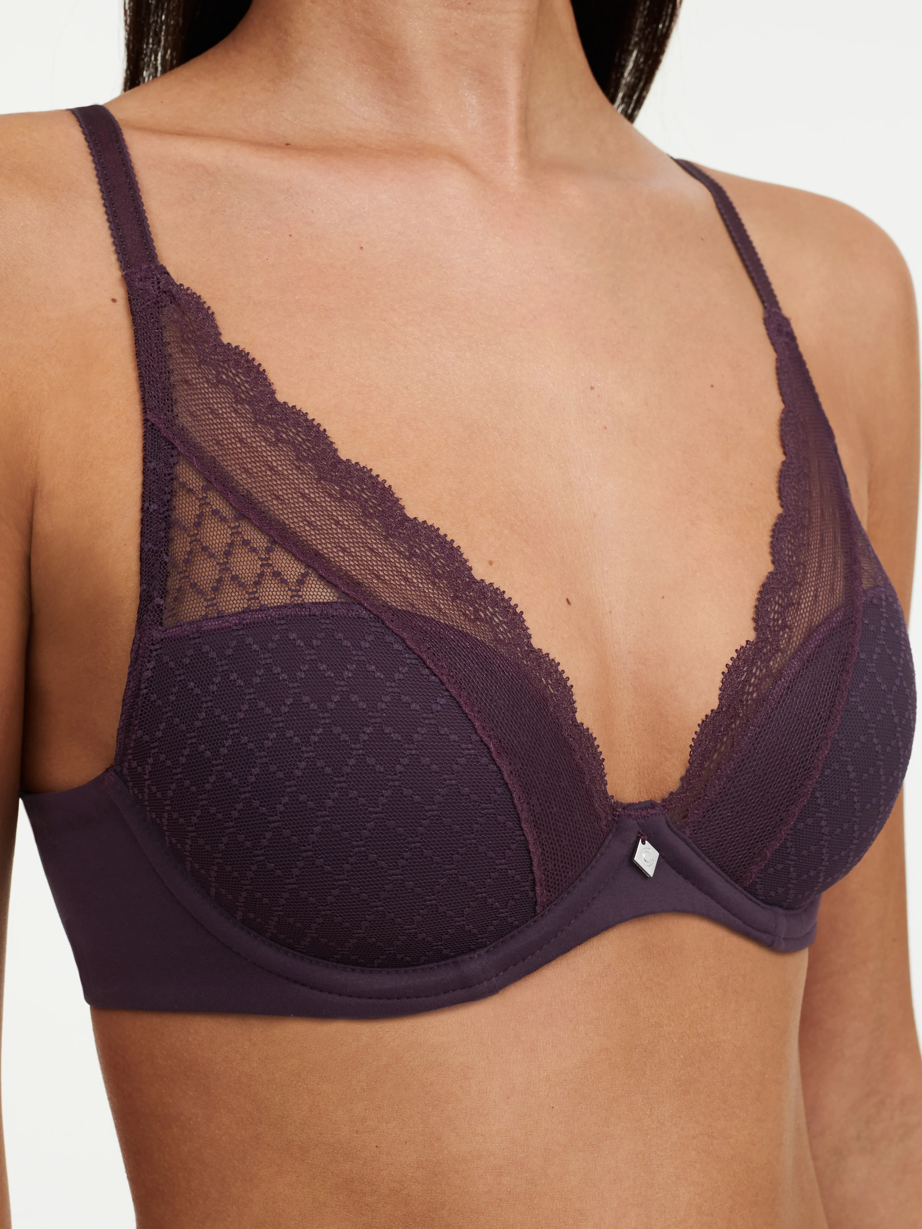 NORAH CHIC - Soutien-gorge coques plongeant en dentelle | Violet