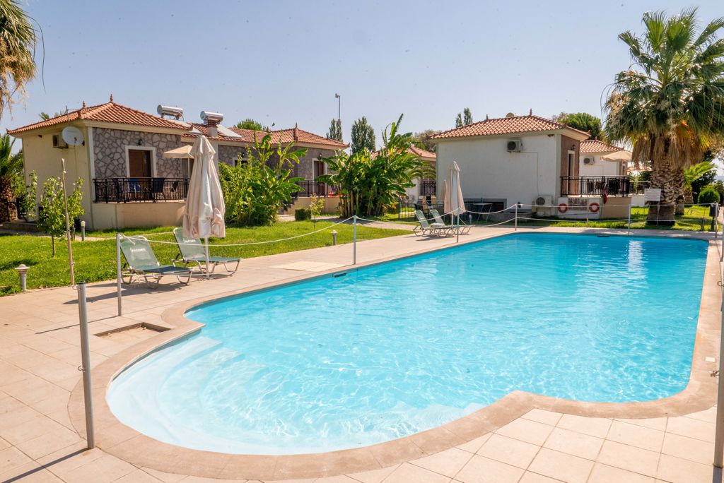 Fly & Go Kaloni Village Logies en ontbijt - Aparthotel