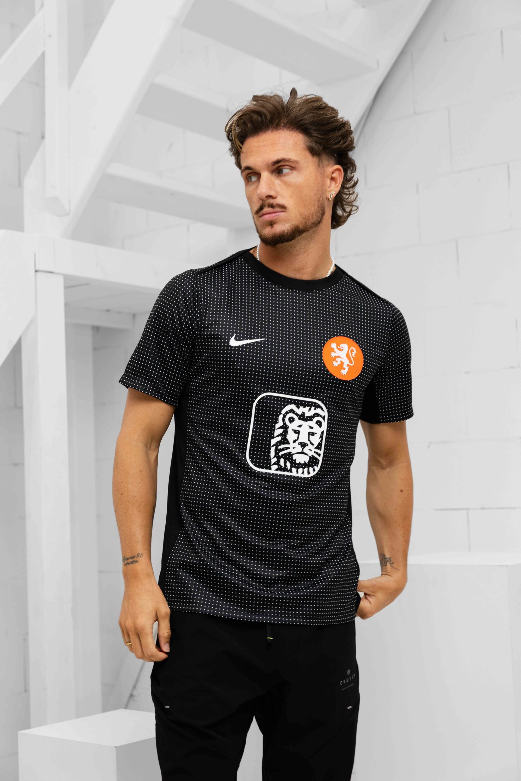 Nederland Oranje Leeuwinnen Pre-Match Shirt Senior 2025/2027