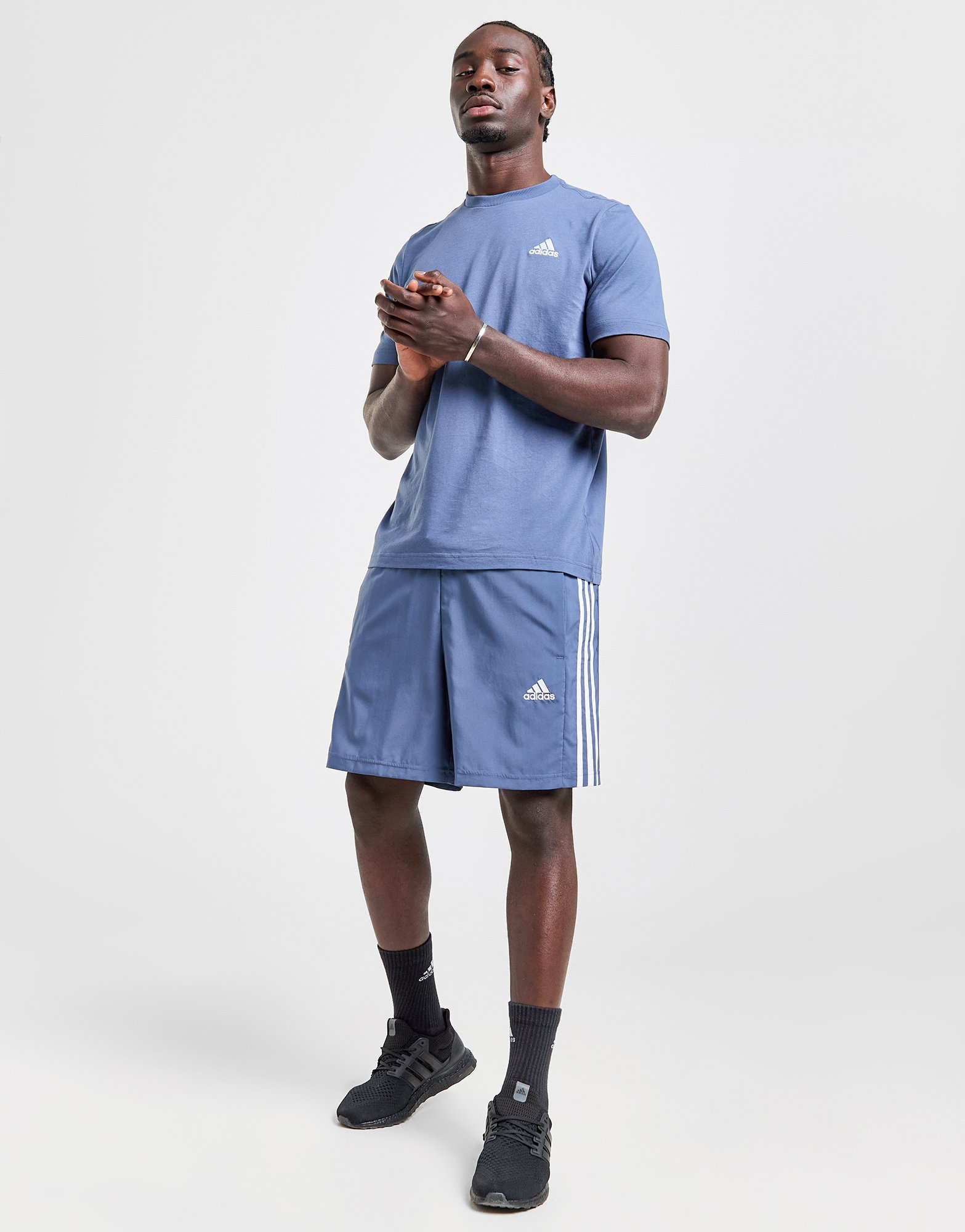 adidas T-shirt en jersey à petit logo brodé Essentials