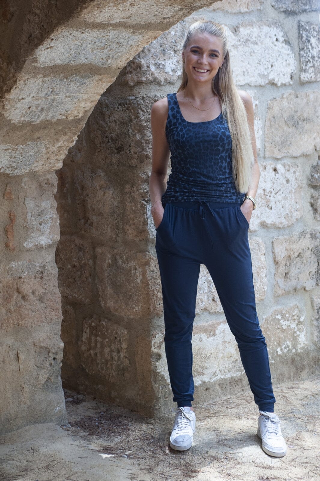 Liberte Alma-Turn-Top dusty navy leo