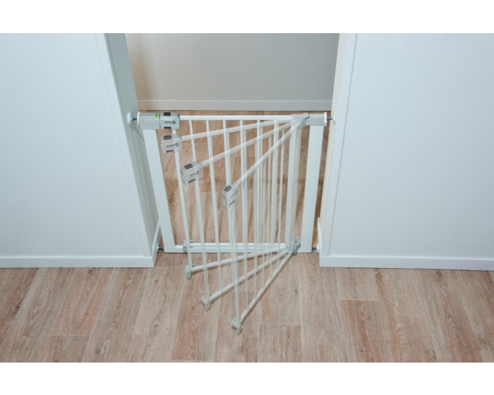 SecurTech® Auto Close Metal Gate Ab 6 Monate bis 2 Jahre, Walker      Einfach zu bedienen |    Schnell und einfach zu installieren |    Besonders sicher |