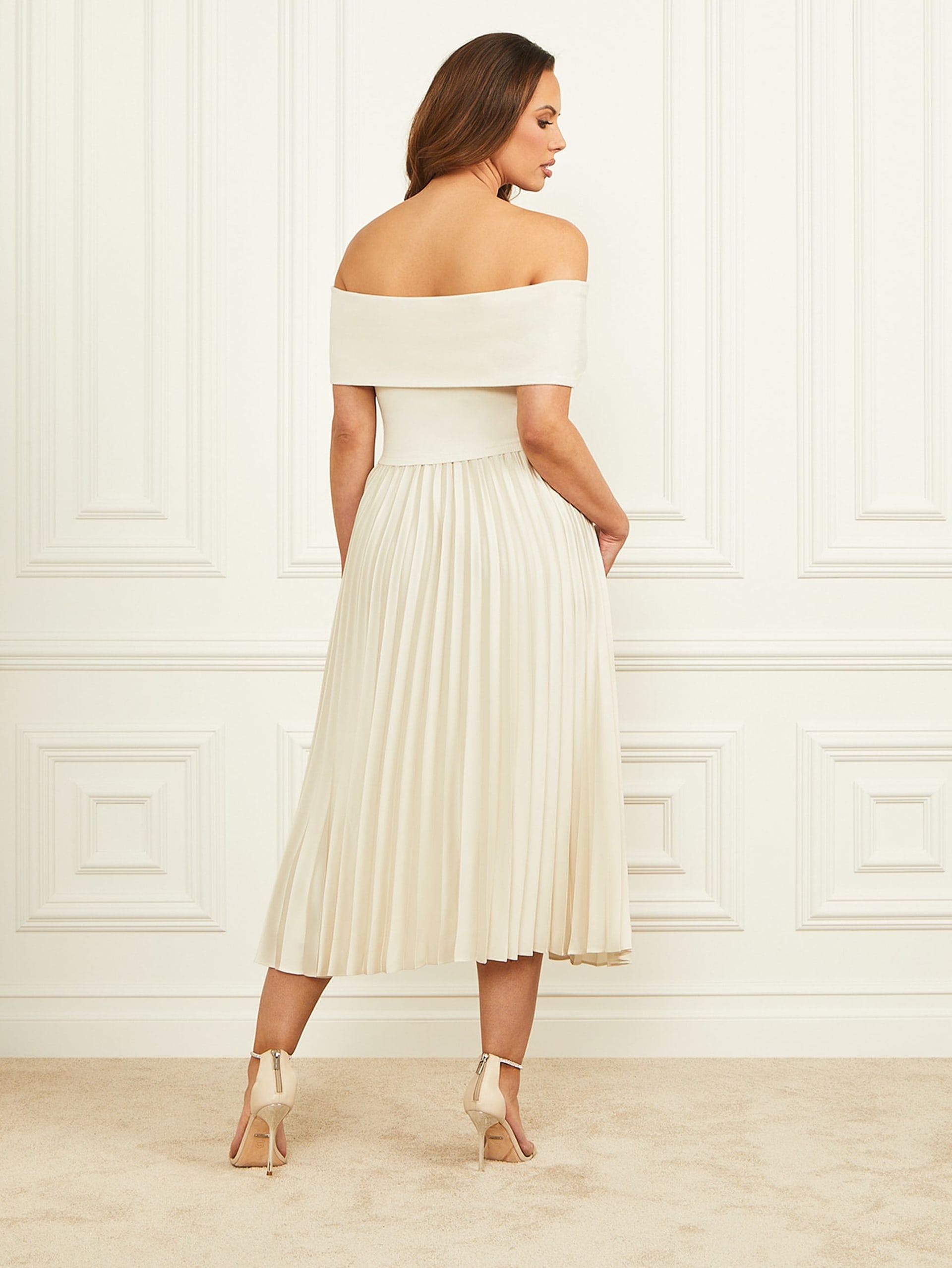 Vestido Makayla com ombros à mostra